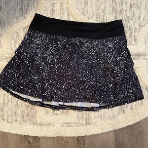 Barely worn lululemon skirt